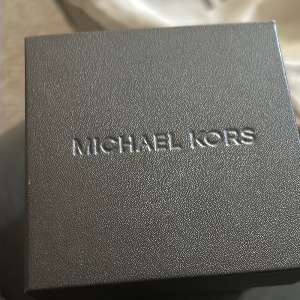 Michael Kors Tortoise Shell Watch - Picture 5 of 5